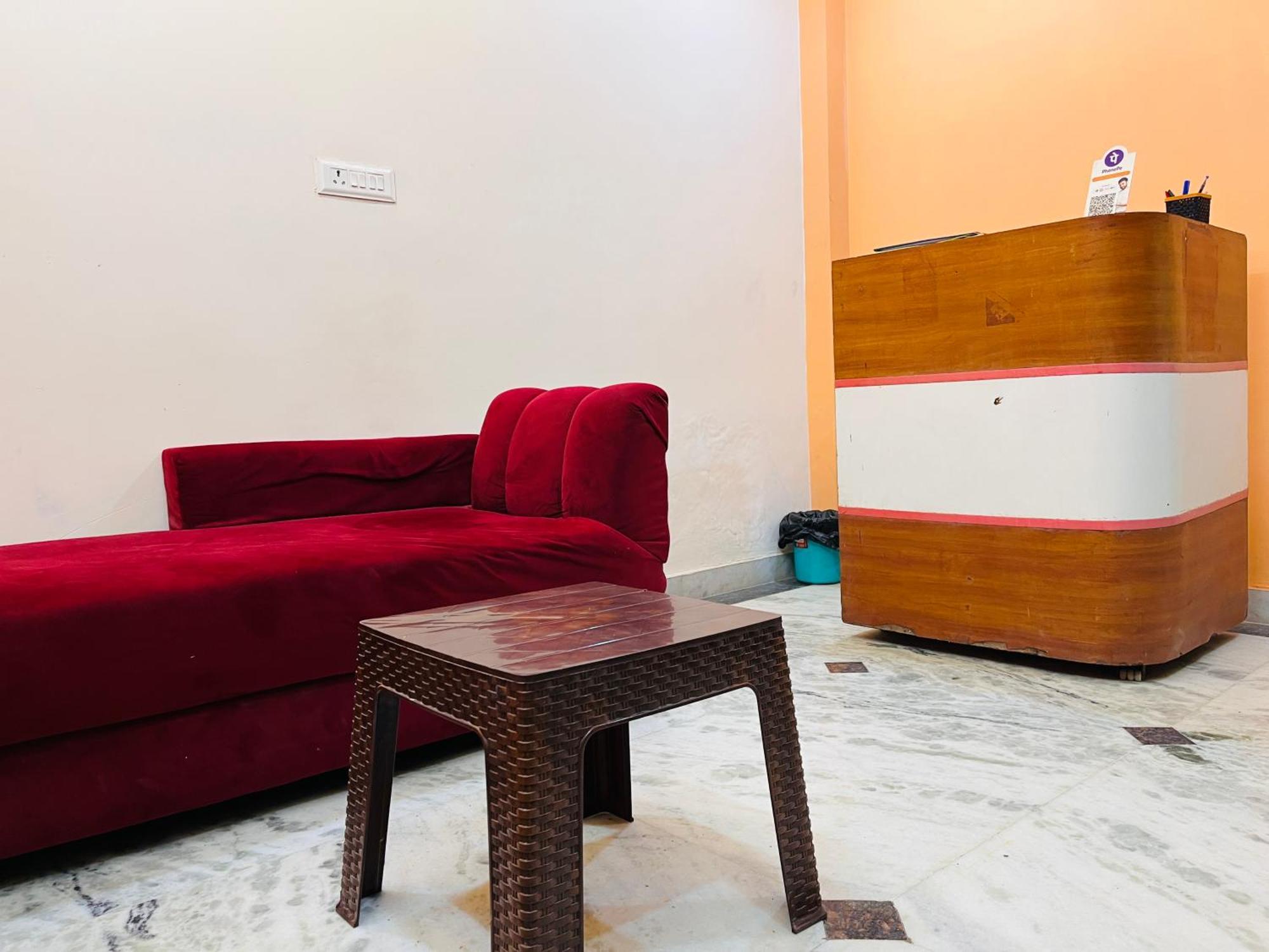 G B Palace Homestay Hotel