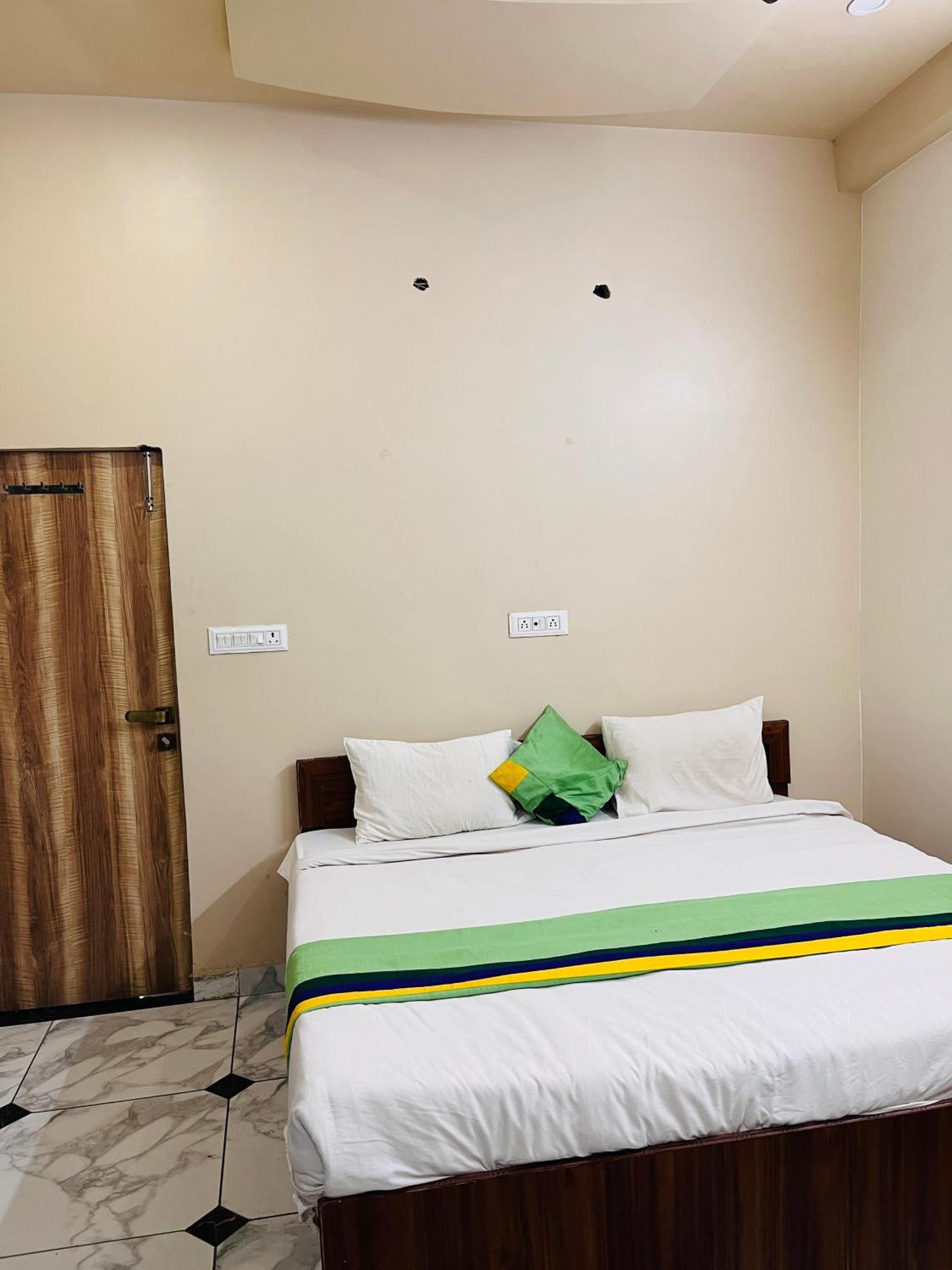 G B Palace Homestay 3*